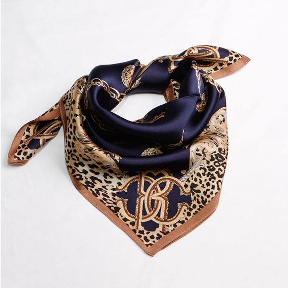 Silk square leopard print scarf fashion print NWOT - Picture 2 of 3